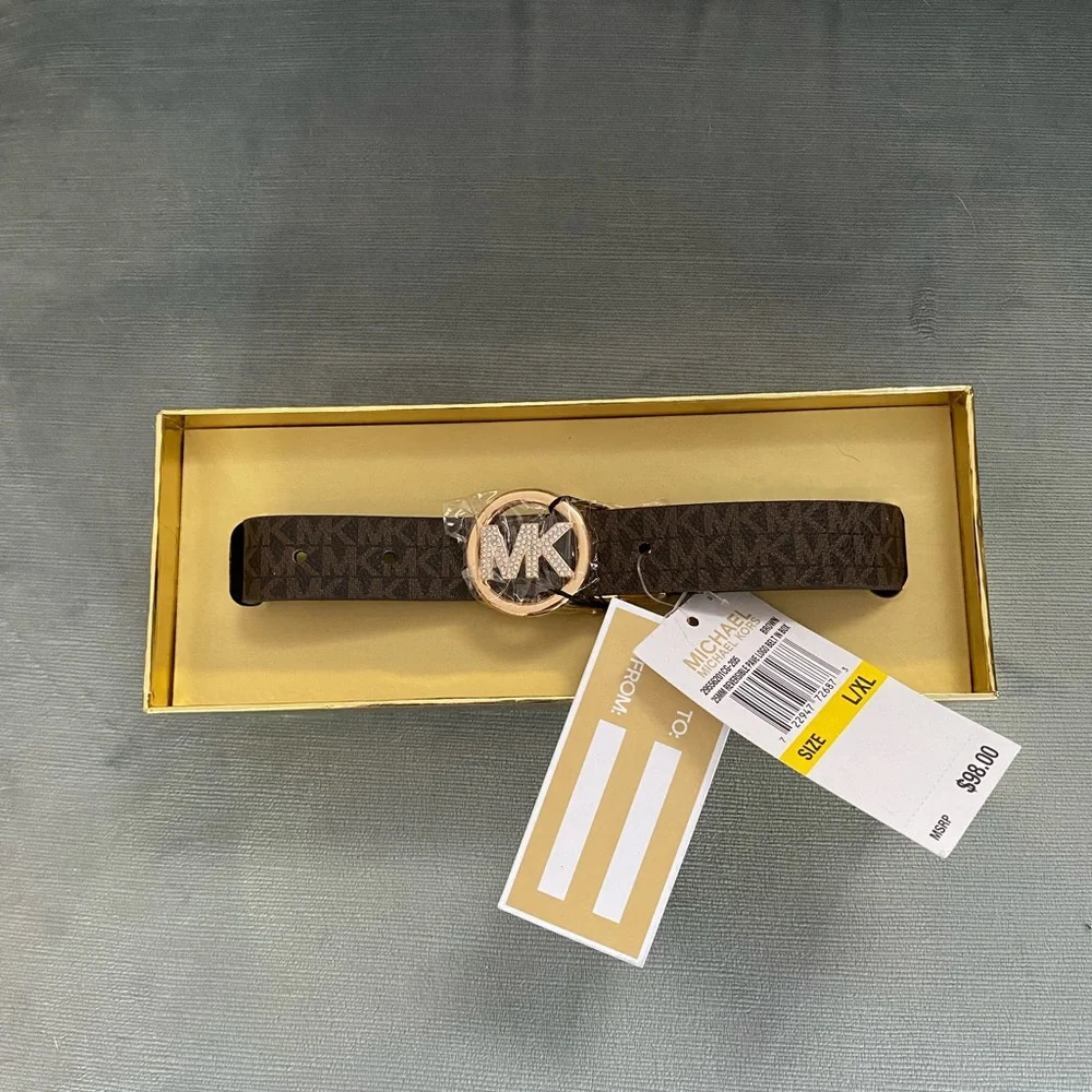 NWT Michael Kors L/XL 100% leather women’s belt w/studded emblem buckle in box